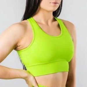 Alphalete vault bra